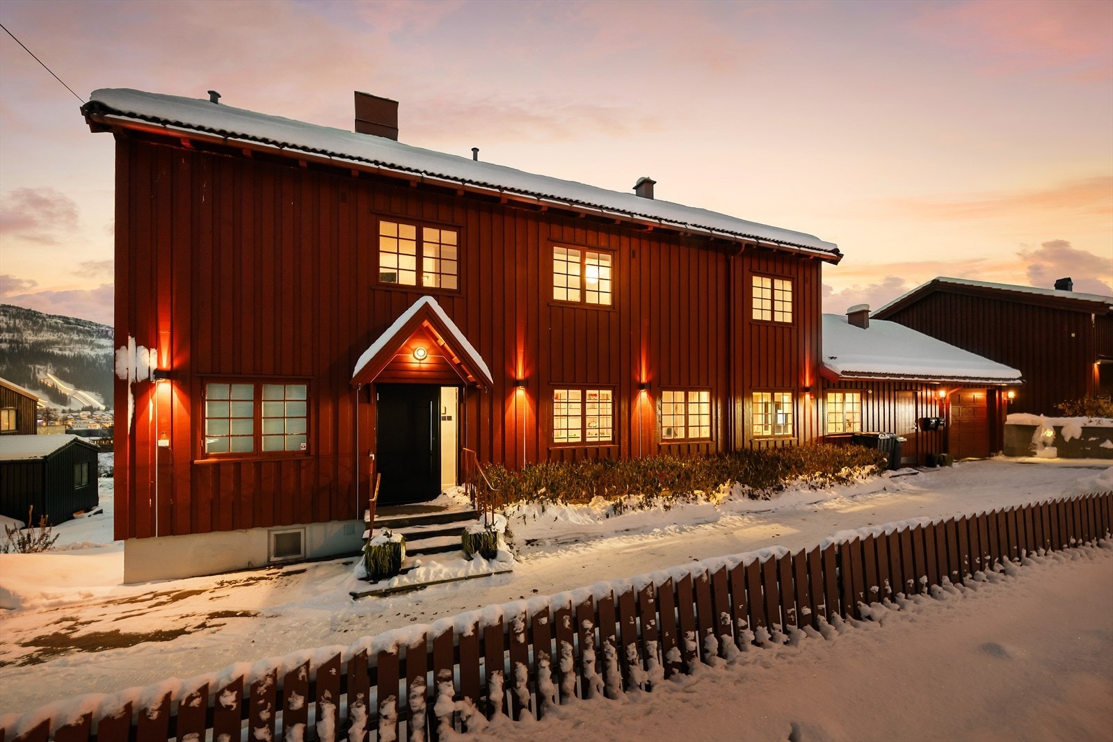 Velkommen til Skoginspektør Nilsens vei 4! Foto v/ Kjetil Iversen. Galleribilde