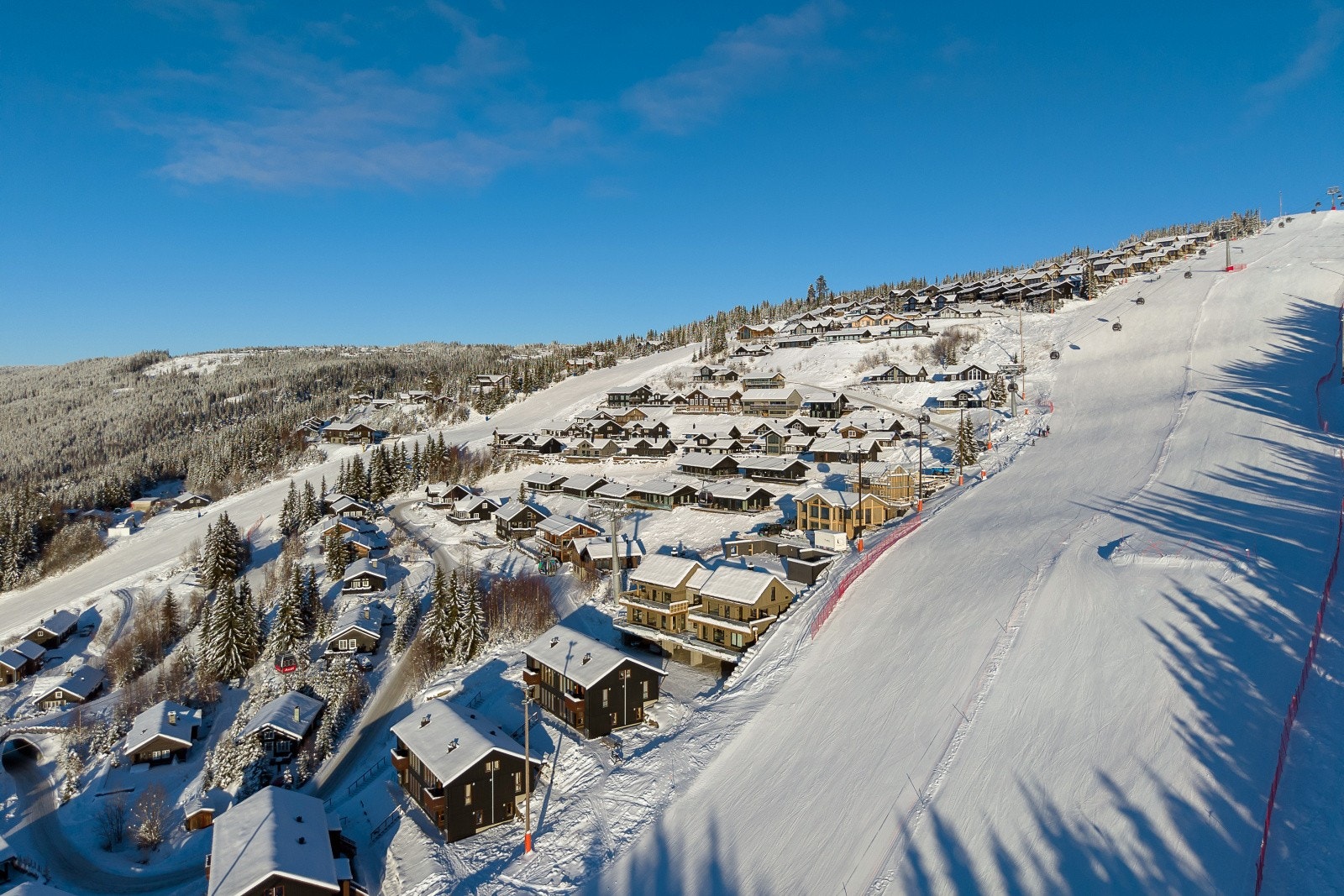 For de som ønsker seg helt til topps, kan man ta 360-heisen med både vindskjerm og varme i setene. Galleribilde