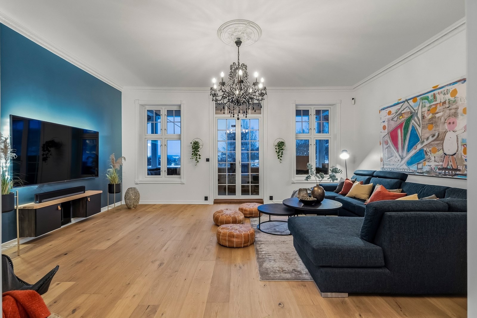 Fra stuen er det utgang til en flott terrasse. Galleribilde