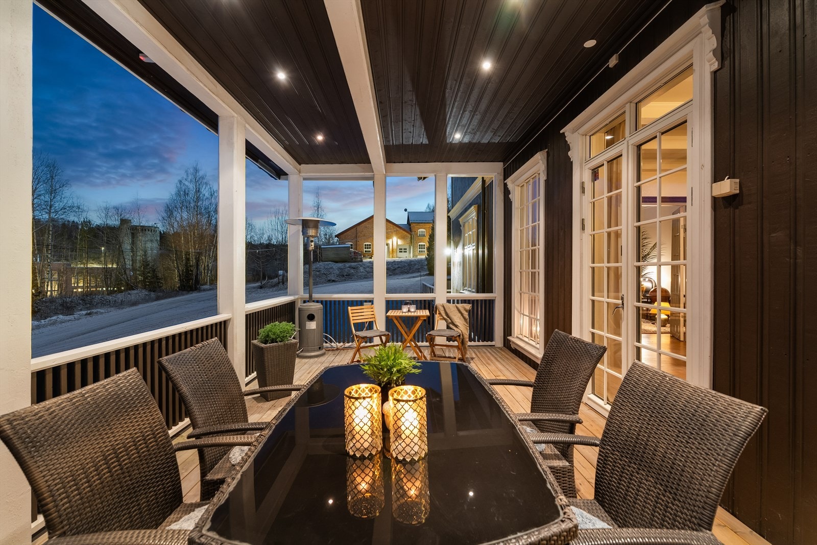 God plass til utemøbler, beplantning m.m. Galleribilde