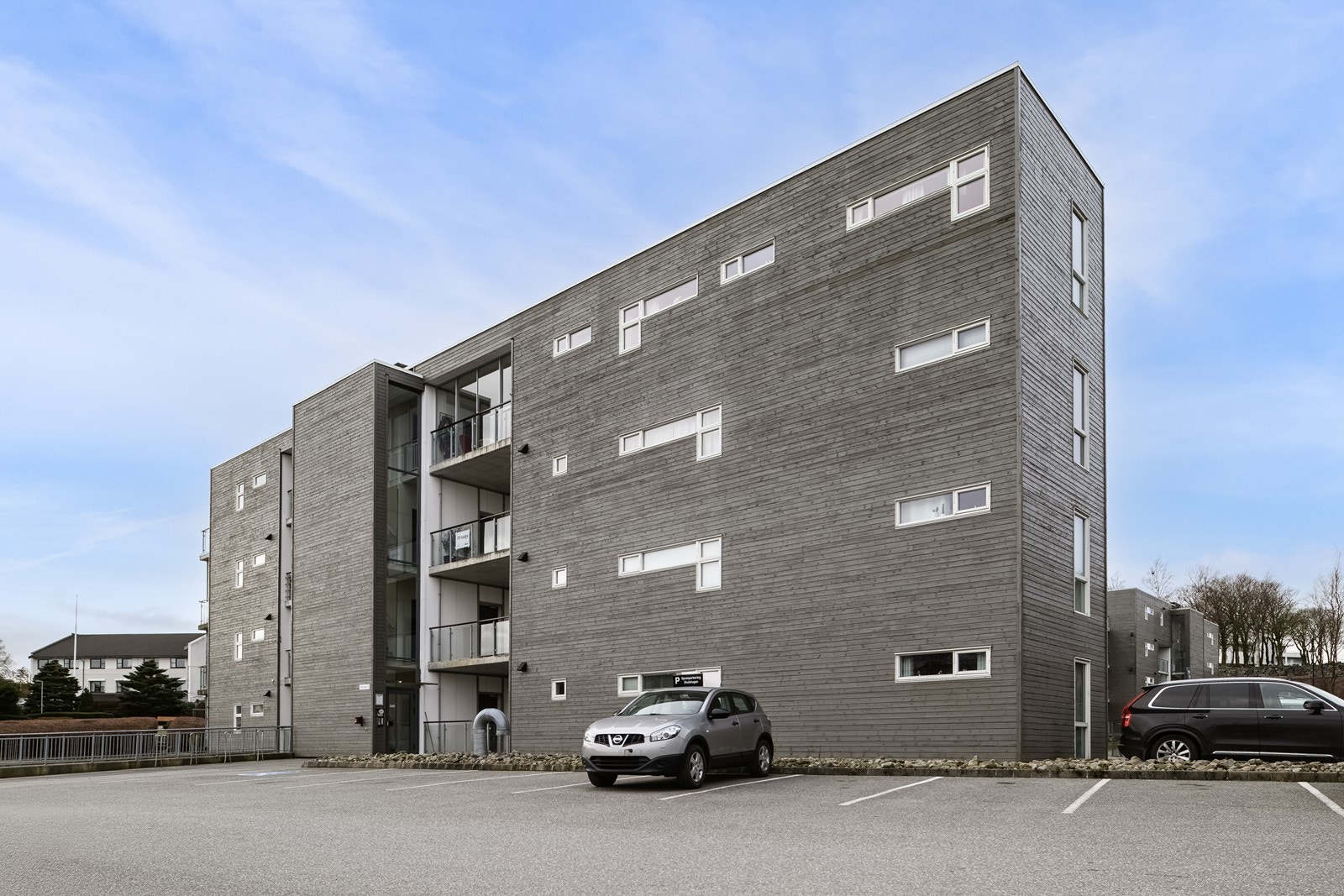 Godt med gjesteparkering på tomten Galleribilde