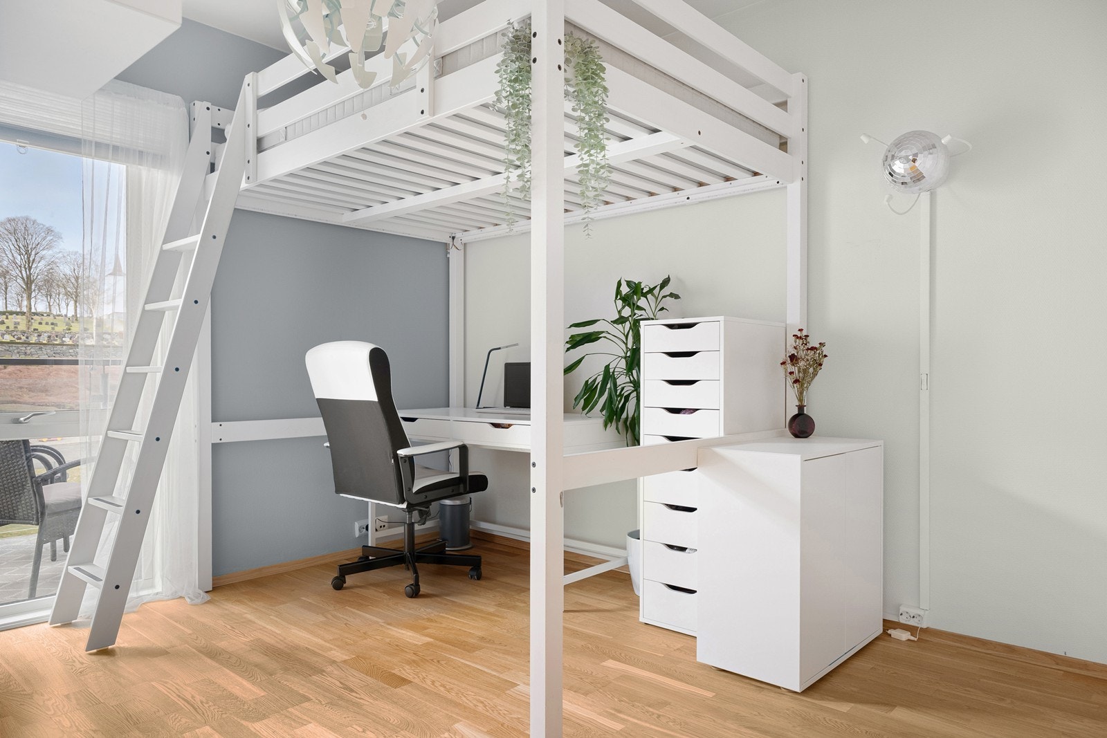 Leiligheten har to soverom med praktiske størrelser og gode møbleringsmuligheter Galleribilde