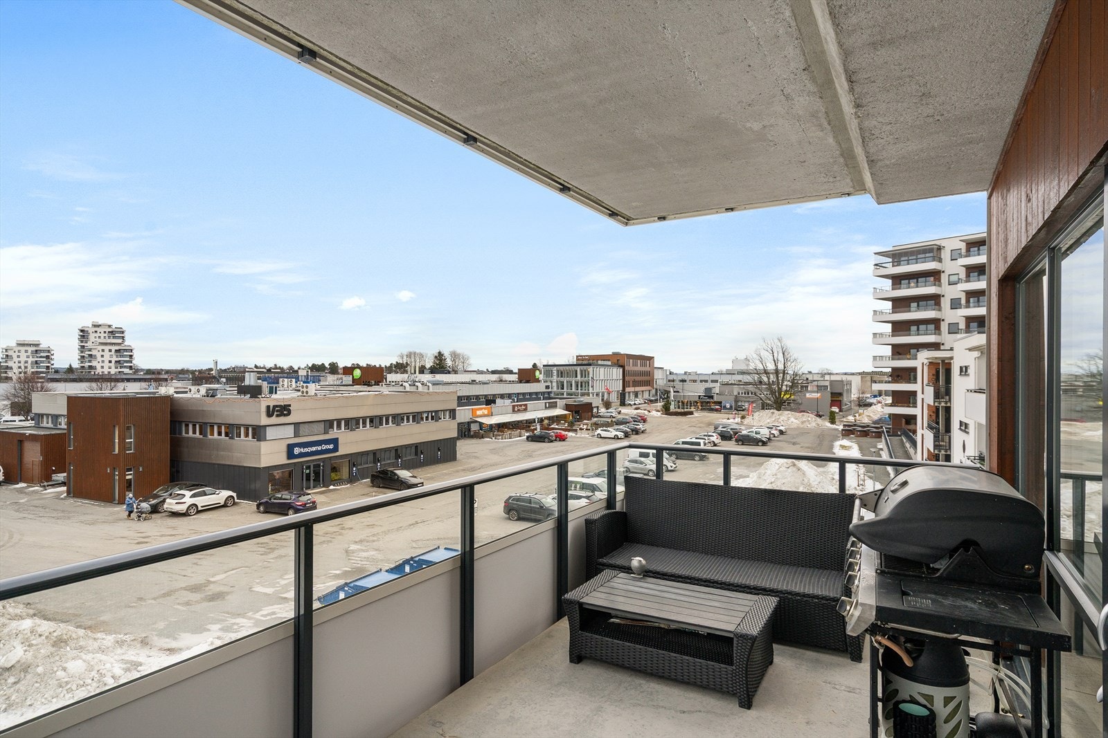 Fra stuen er det utgang til en herlig balkong på 12 m² Galleribilde