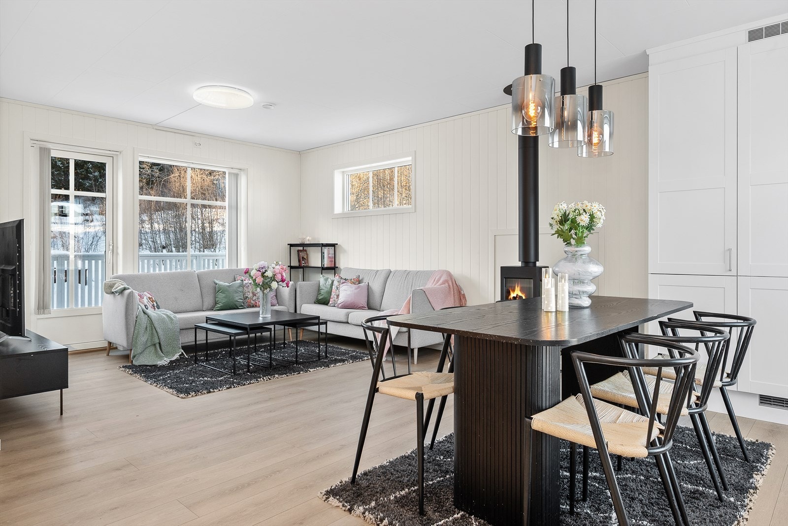 Her ligger alt til rette for å samle familie og gjester til hyggelige måltider. Galleribilde