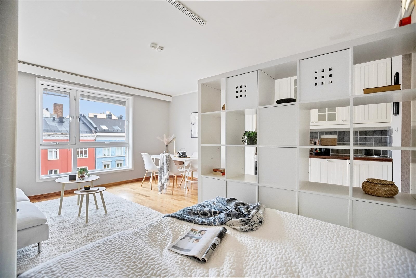 Sovealkove mot oppholdsrom Galleribilde