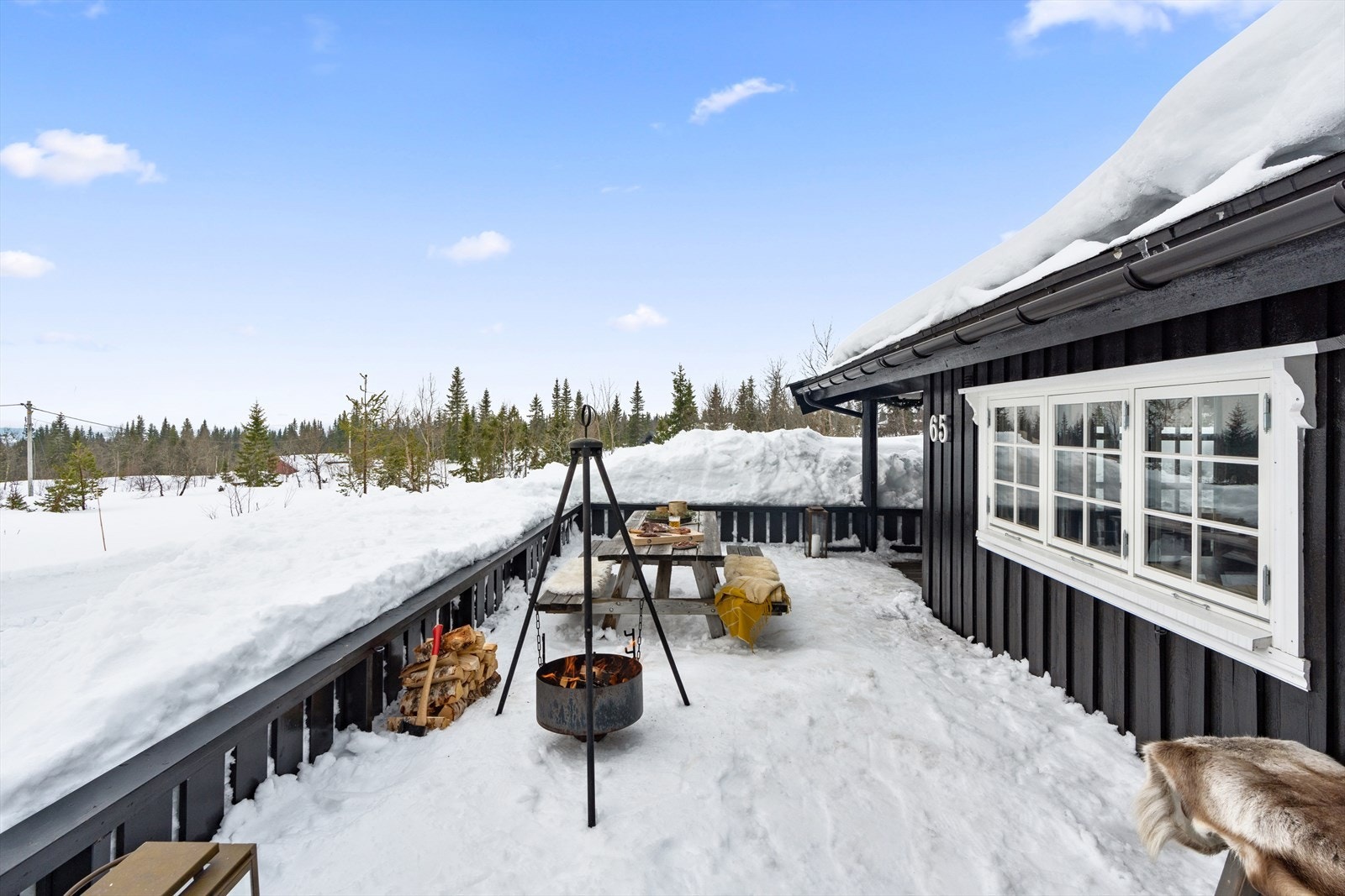 Nyt solen hele dagen på sydvest-vendt terrasse på ca. 40 kvm. Galleribilde