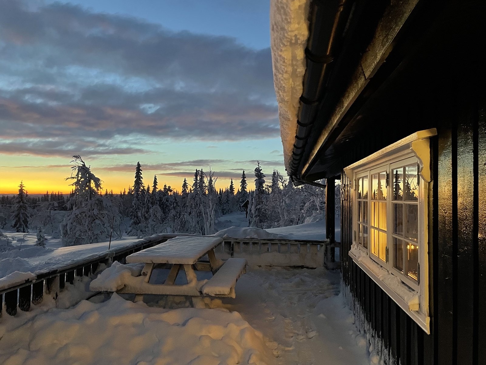 Nyt solen helt til den går ned. Galleribilde