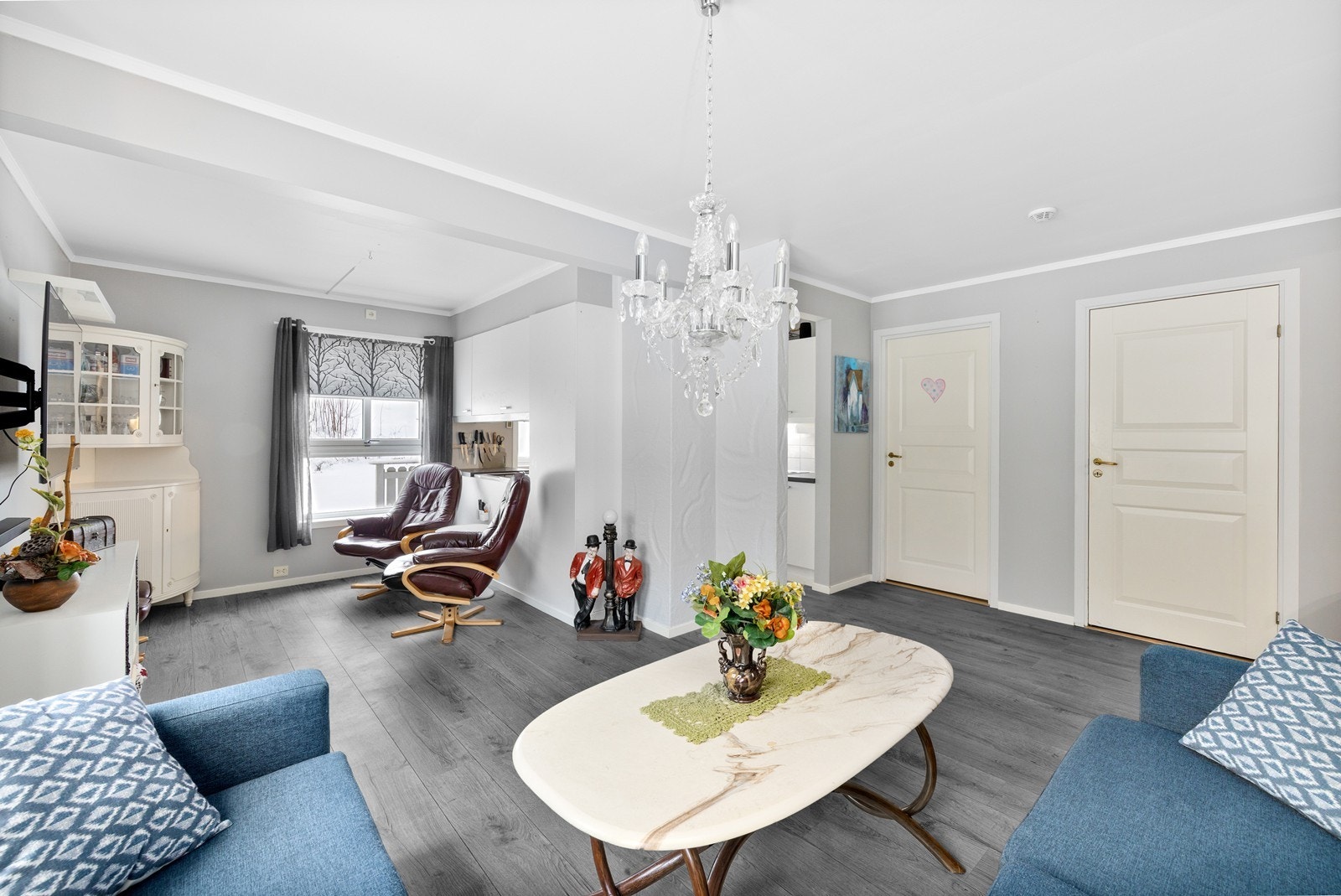 Leiligheten byr på gjennomgående god planløsning og lyse overflater. Galleribilde