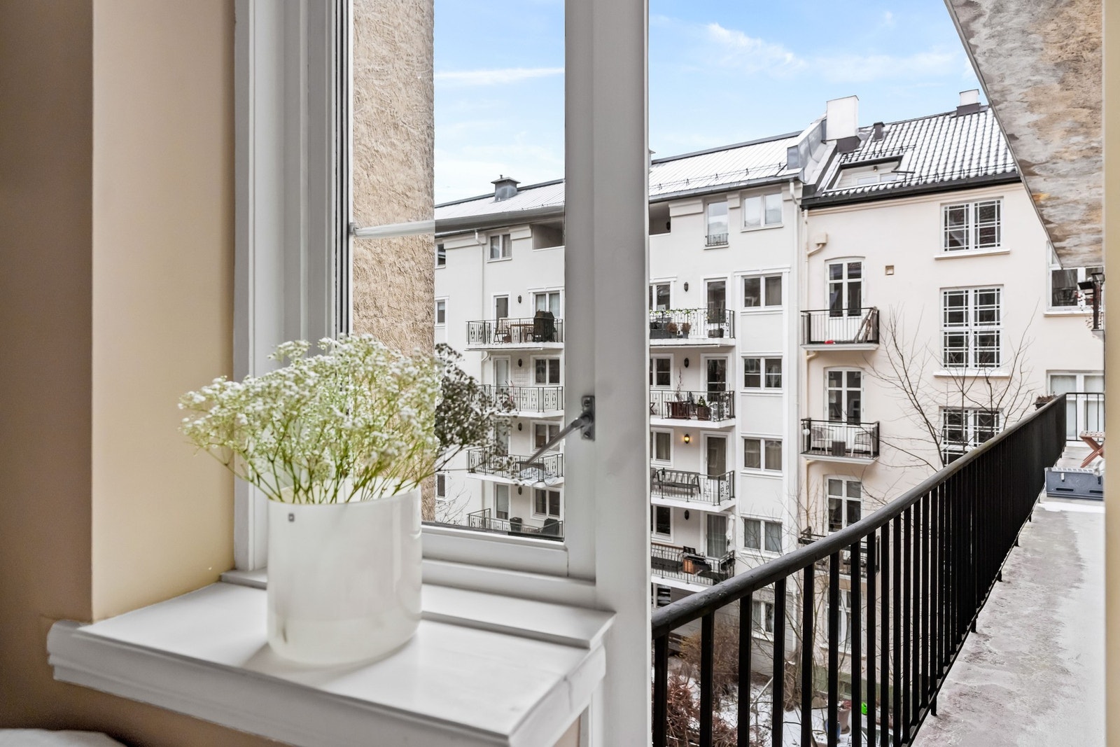 Fra soverommet er det utgang til brannbalkong. Galleribilde