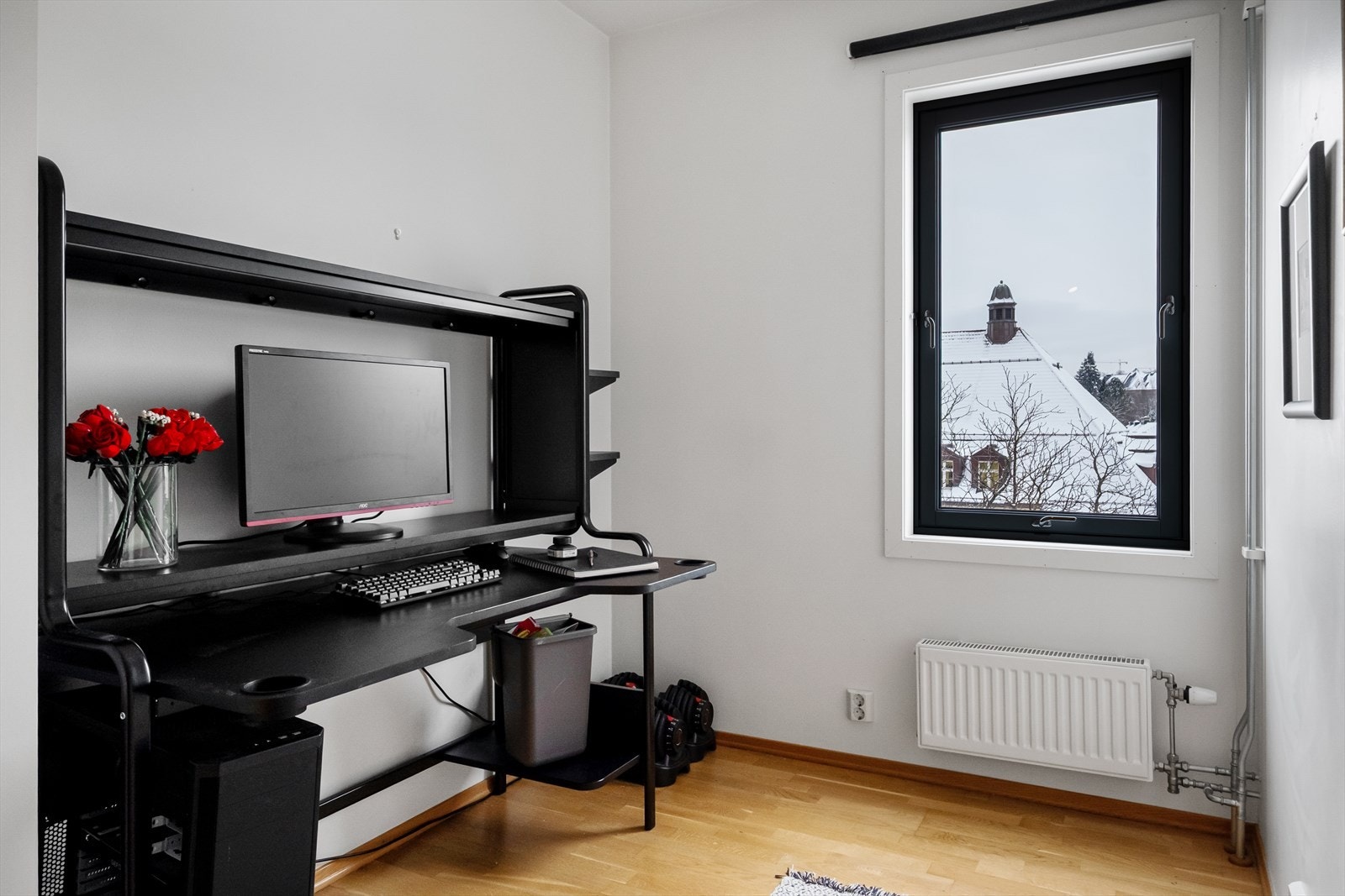 Soverom to er også av god størrelse og har plass til dobbeltseng og garderobeløsning. Galleribilde