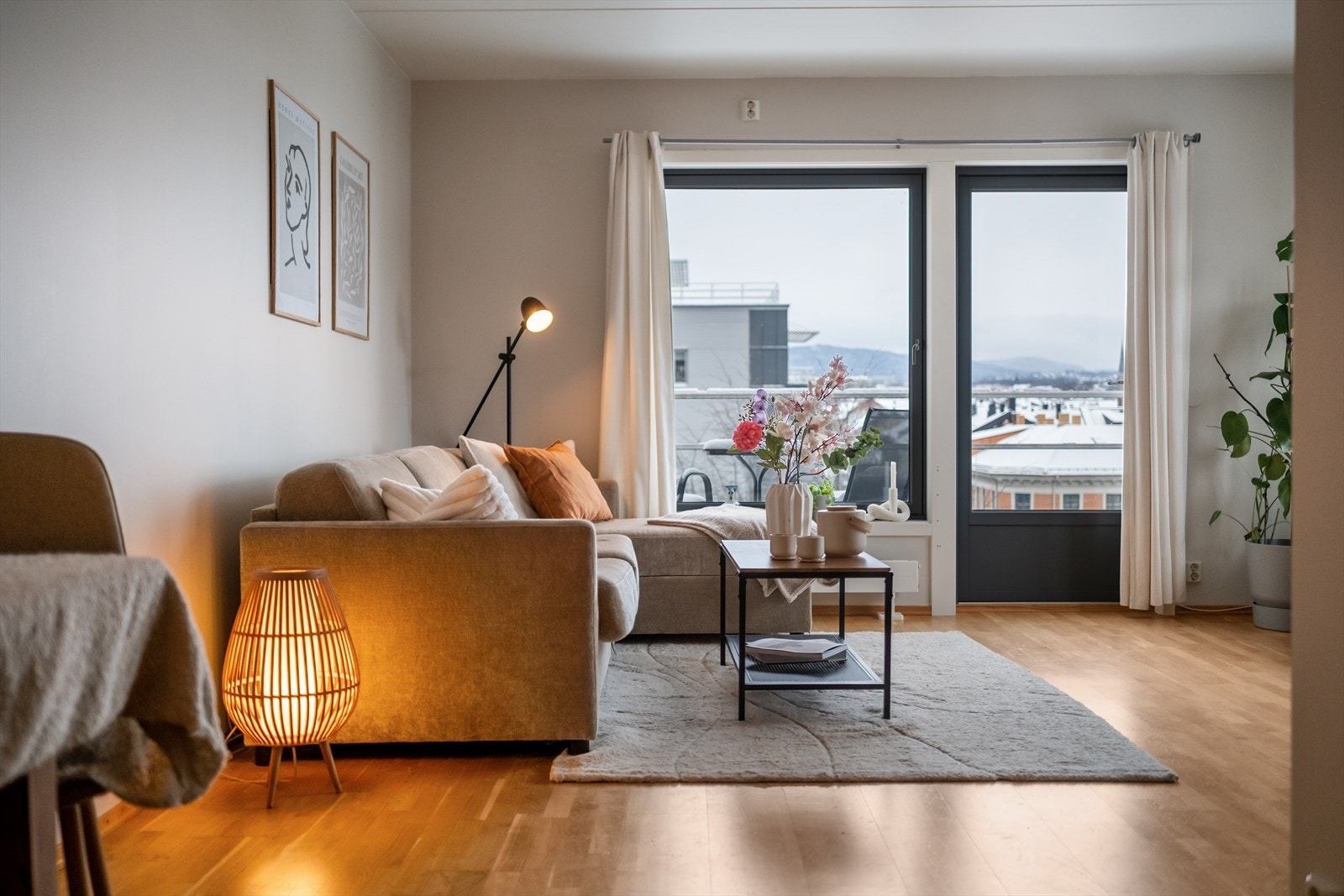 Lys og hyggelig stue. Galleribilde