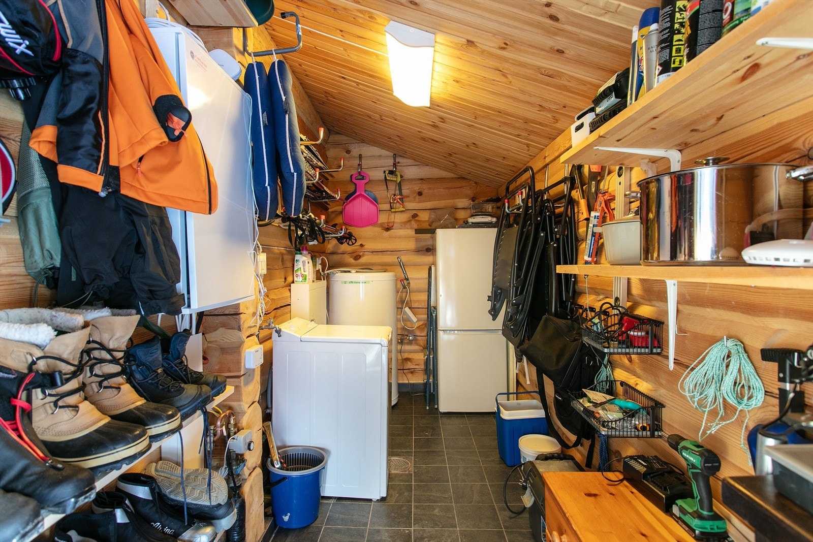 Romslig utvendig med god oppbevaringsplass. Galleribilde