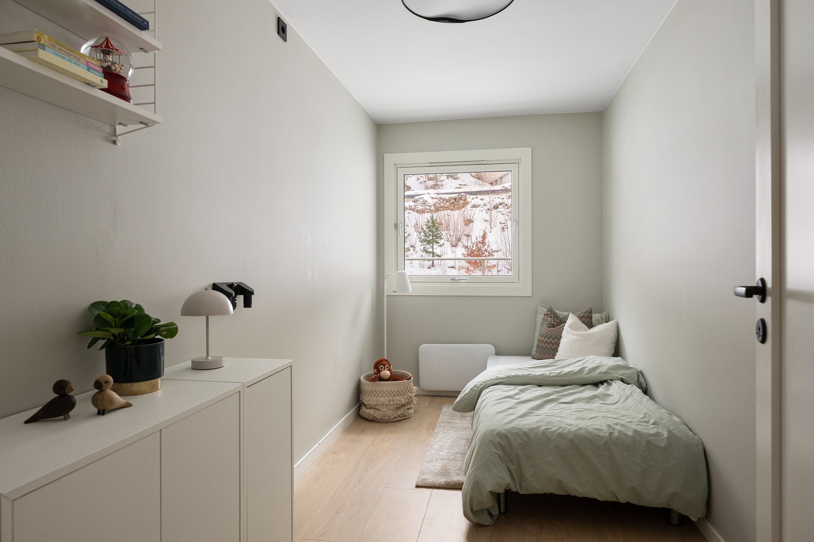 Soverom 2 har en god størrelse og egner seg svært godt som barnerom, gjesterom eller hjemmekontor etter behov. Galleribilde