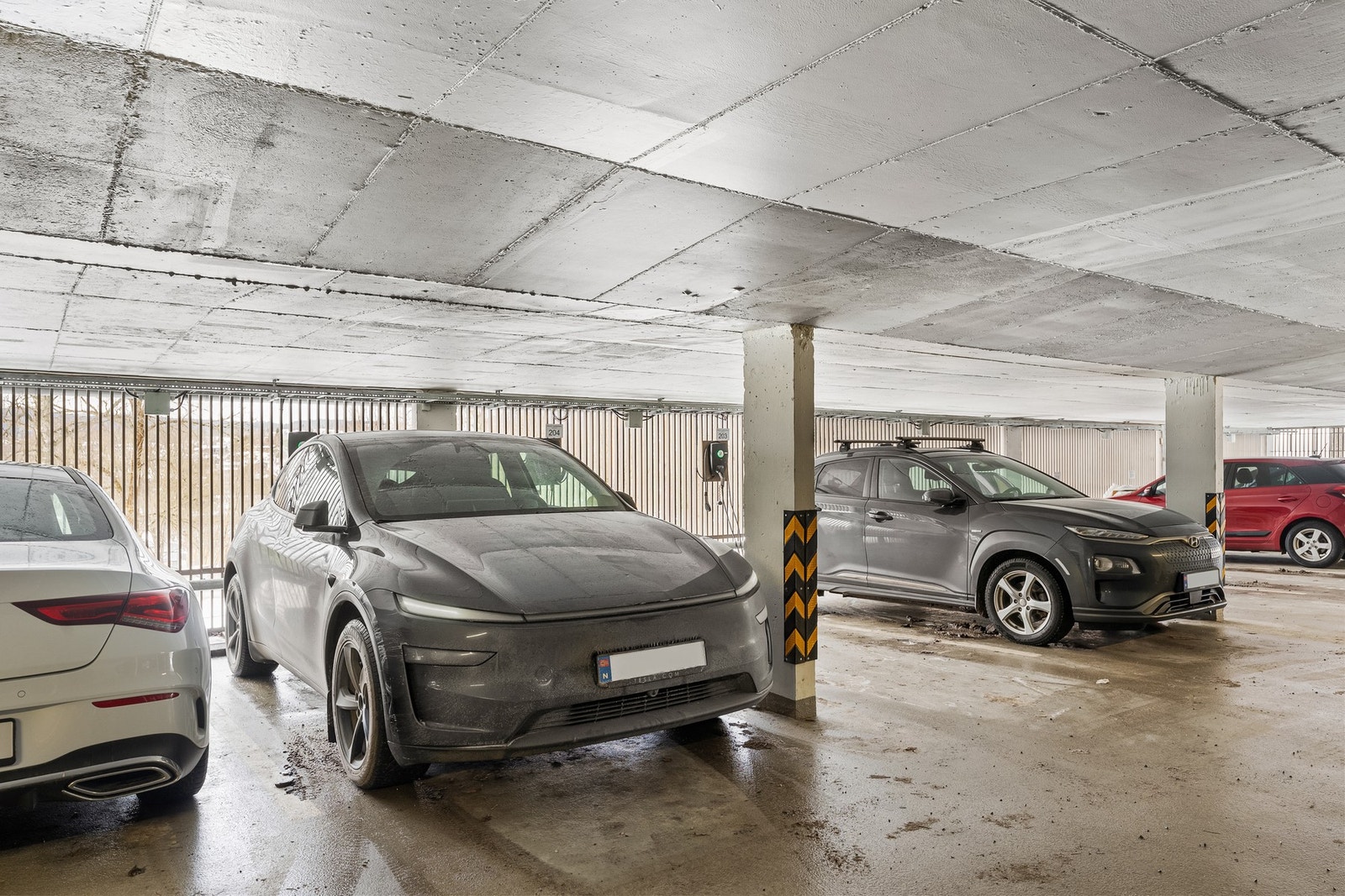 Det medfølger garasjeplass nr. 98 med elbillader i felles garasjeanlegg. Plassen er tinglyst som tilleggsdel. Galleribilde