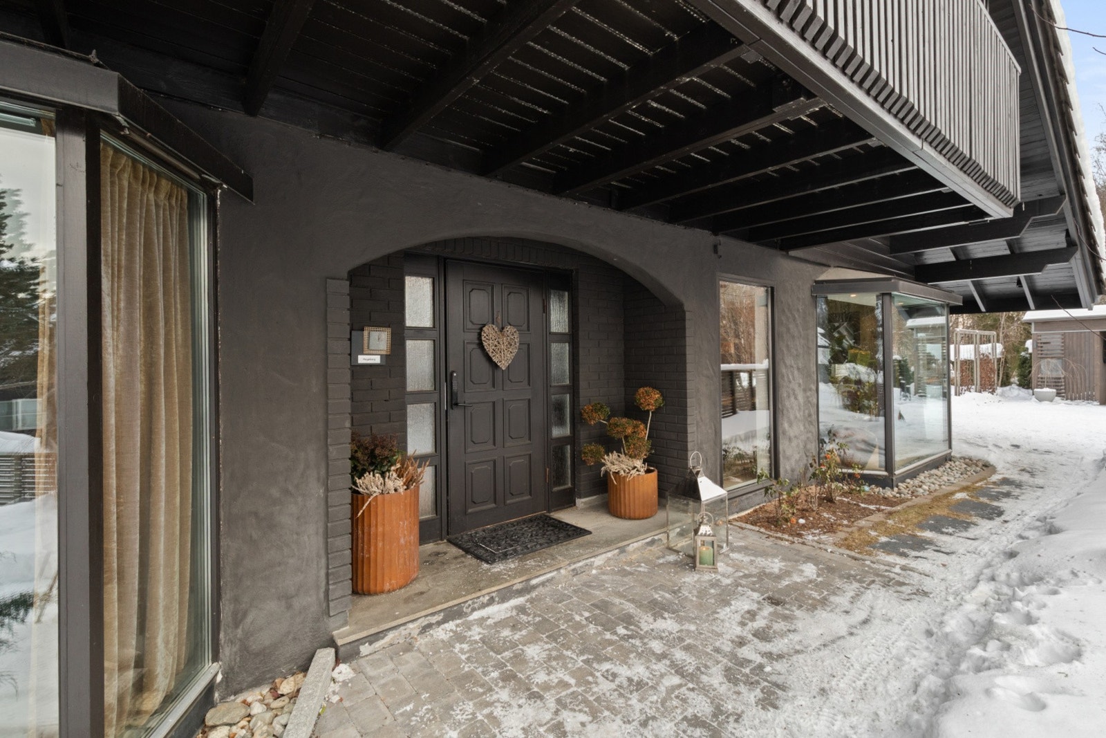 Overbygget inngangsparti Galleribilde