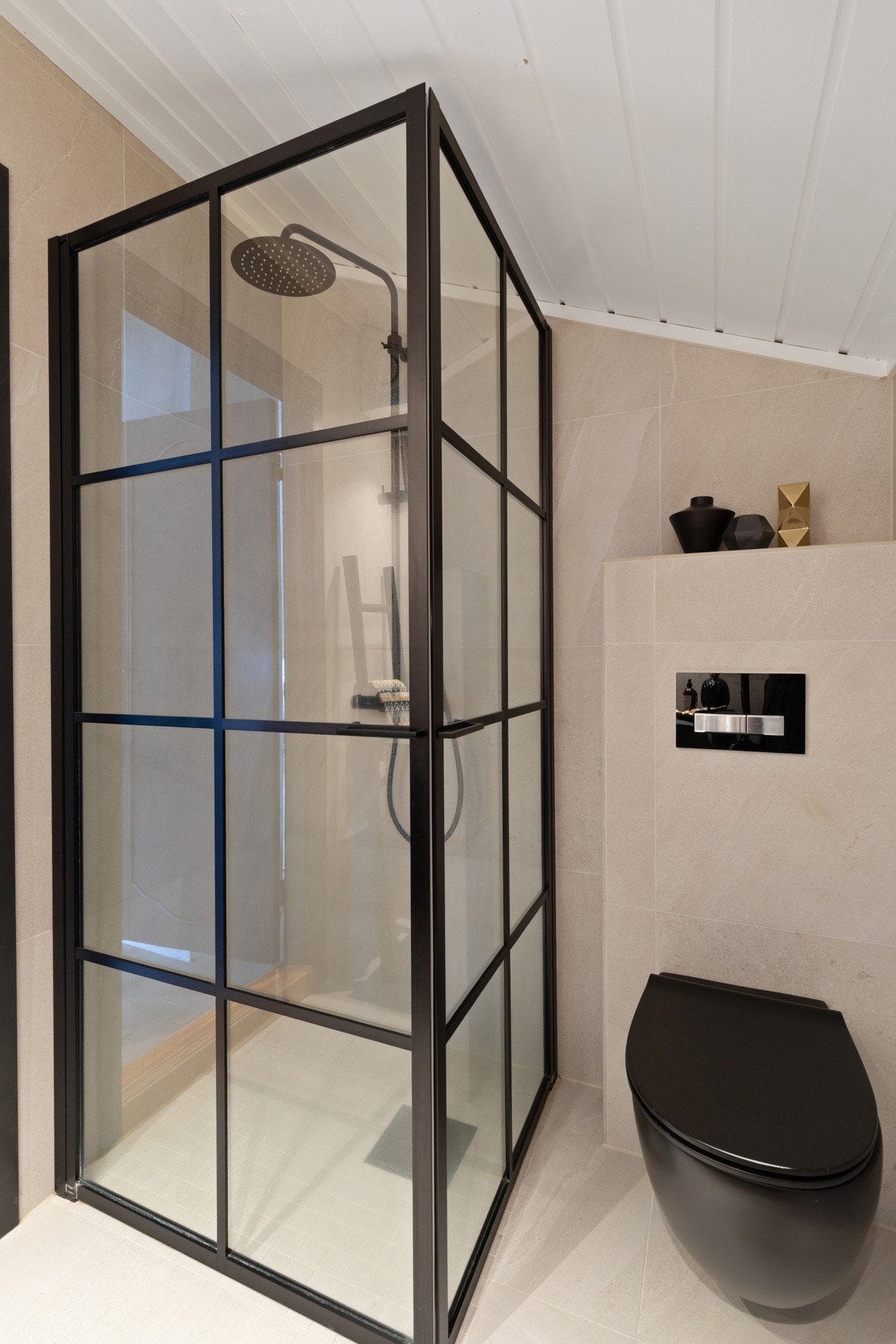 Vegghengt wc Galleribilde