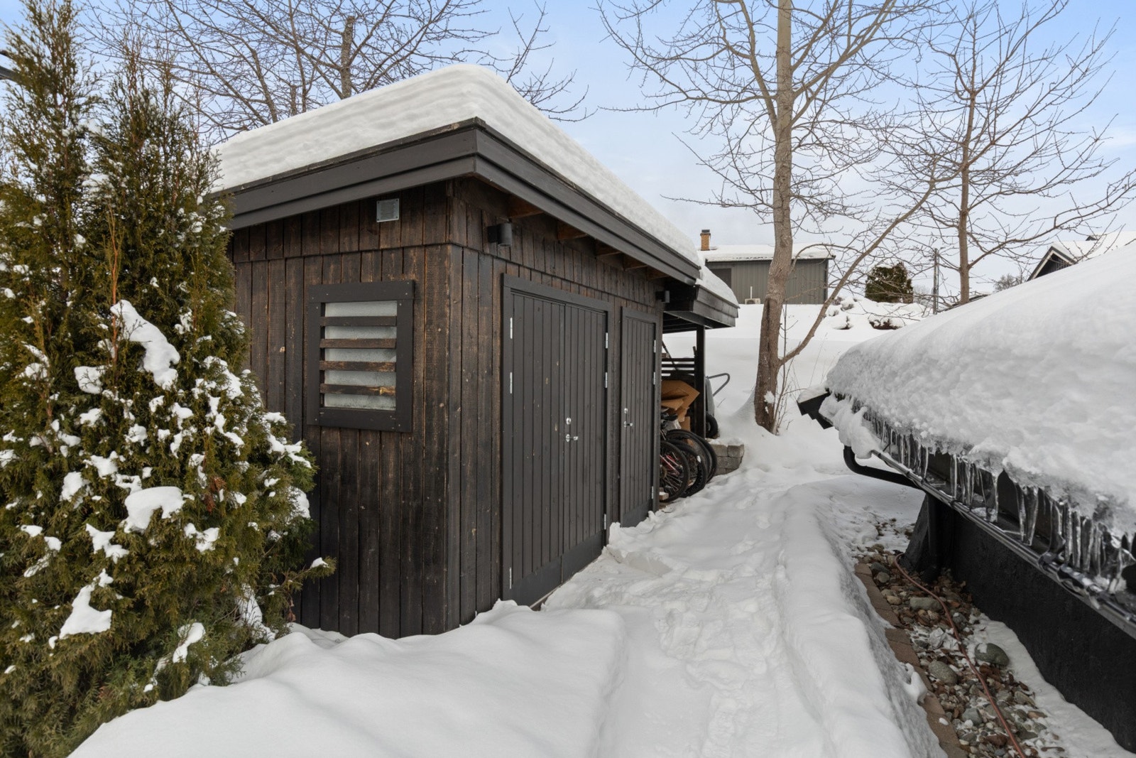 Redskaps-/og vedbod Galleribilde