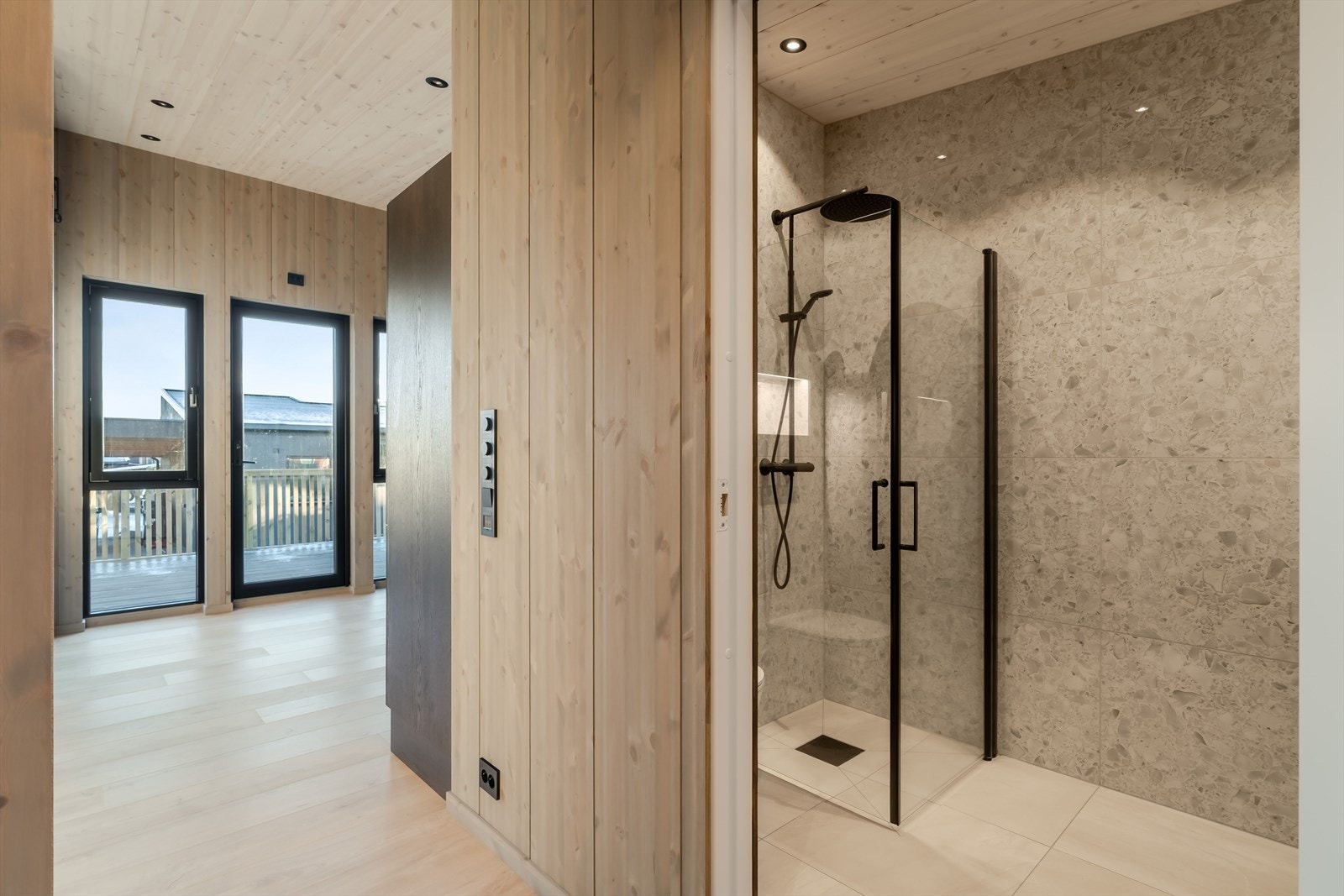 Gang inn mot bad. Galleribilde