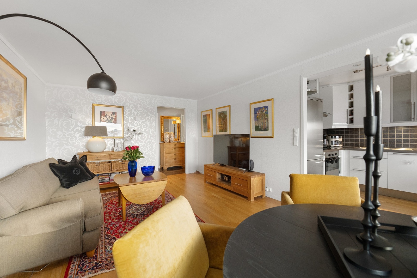 Stuen har god plass til møblement. Galleribilde