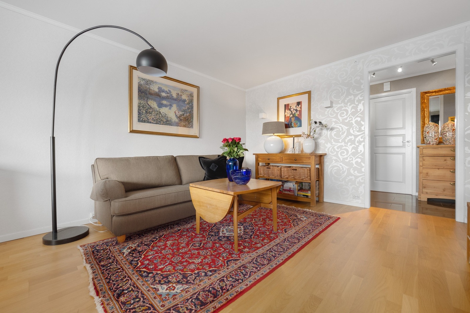 Stue med parkett på gulv Galleribilde