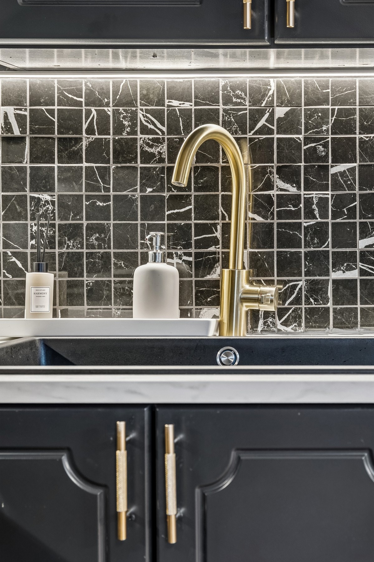 Her får du også integrerte hvitevarer som stekeovn og platetopp. Galleribilde