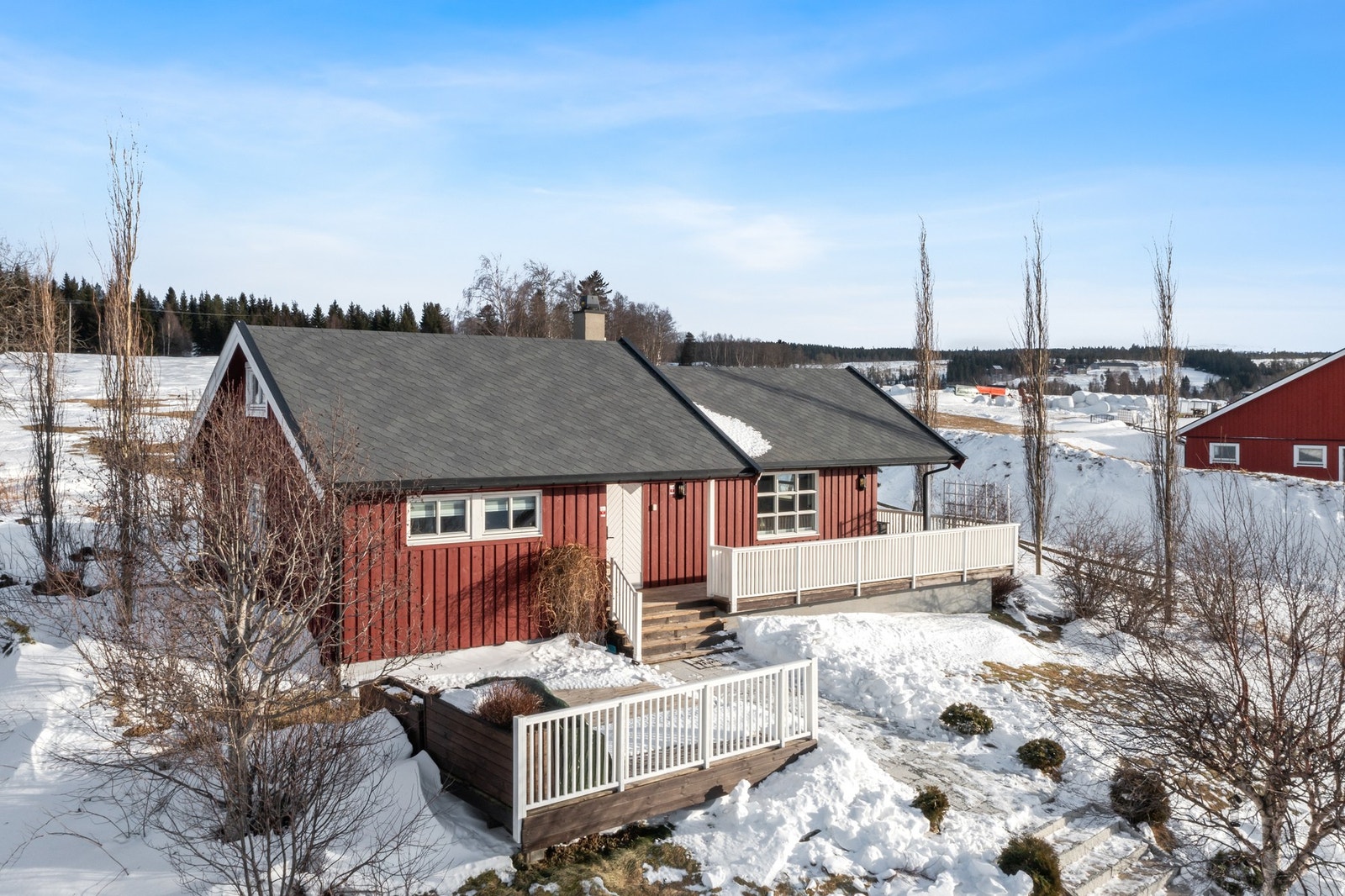 Velkommen til Lerkeveien 49, presentert av Albin Bakkemo v/ Eiendomsmegler 1! (Foto: Interiørfoto, Bente Eidsmo) Galleribilde
