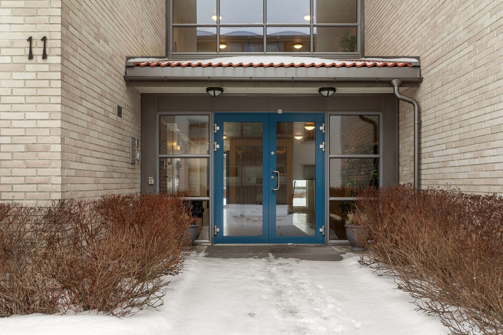 Felles inngangsparti med callingssystem Galleribilde