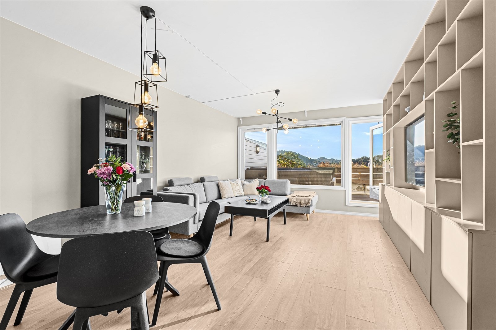 Velkommen til Liaflaten 28C - presentert av Eiendomsmegler Norge v/ Stian Sjøstrand Hansen. Galleribilde