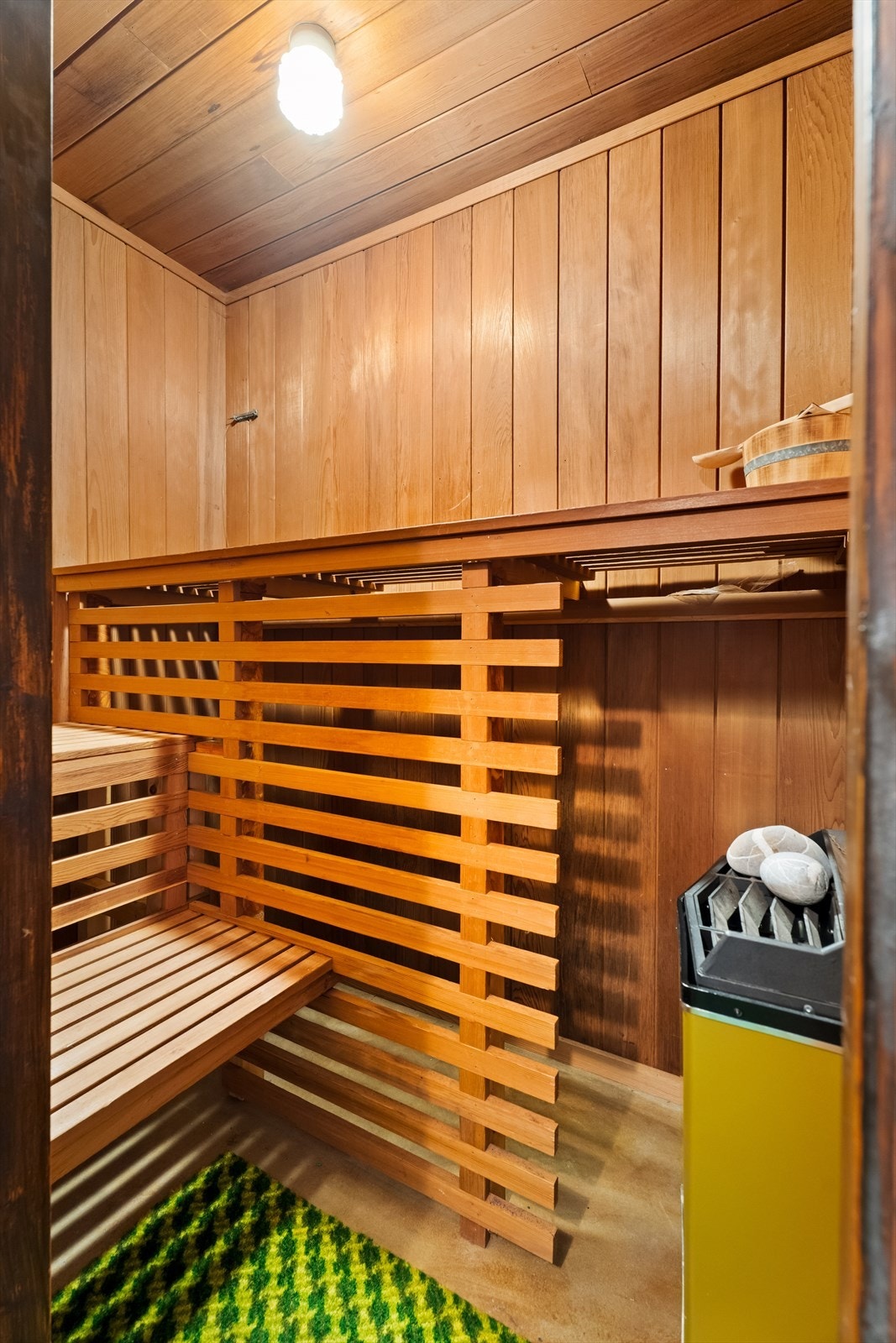 Badstuen er plassert innenfor badet. Galleribilde