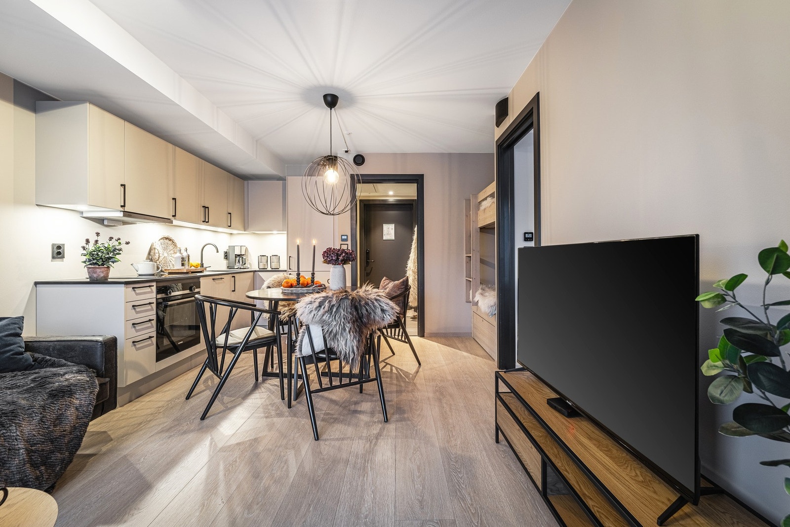 Hyggelig og sosialt oppholdsrom. Galleribilde