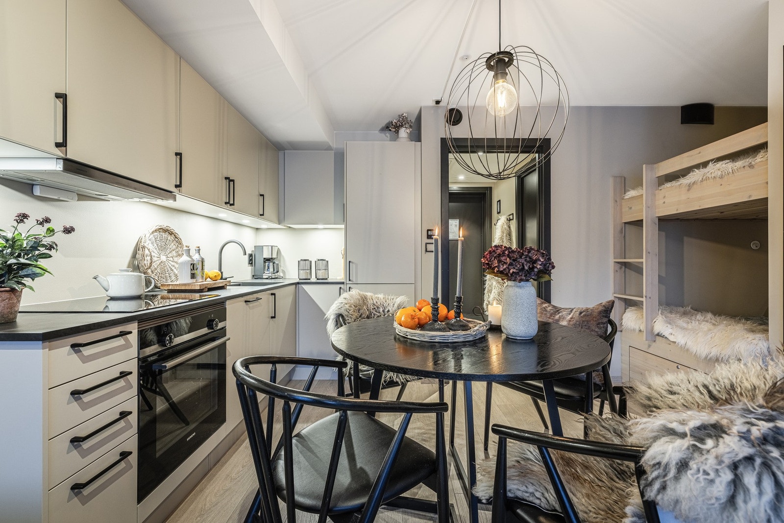 Sovealkove med fire sengeplasser. Galleribilde