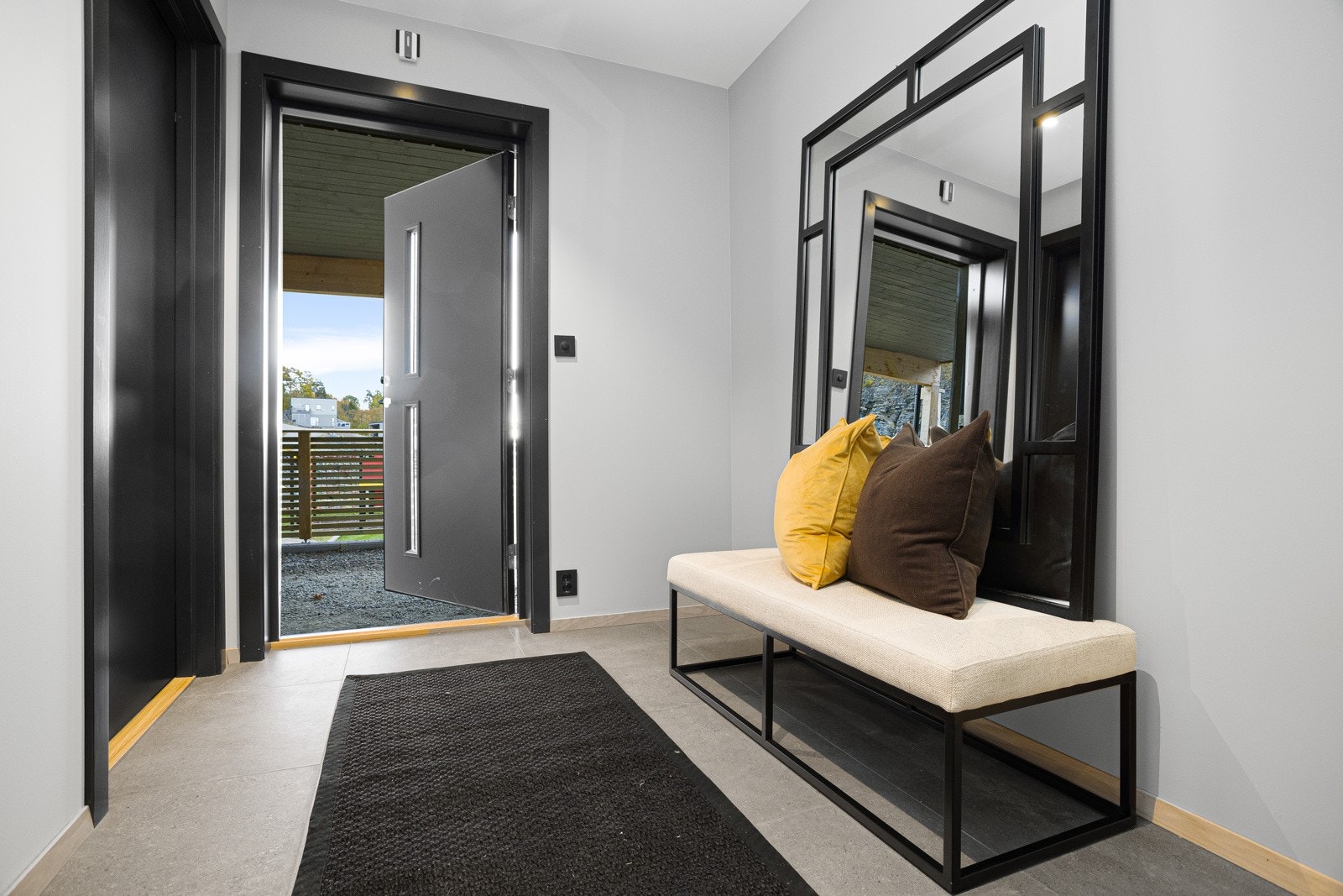 Velkommen inn! Hyggelig gang ønsker deg vel inn. Galleribilde