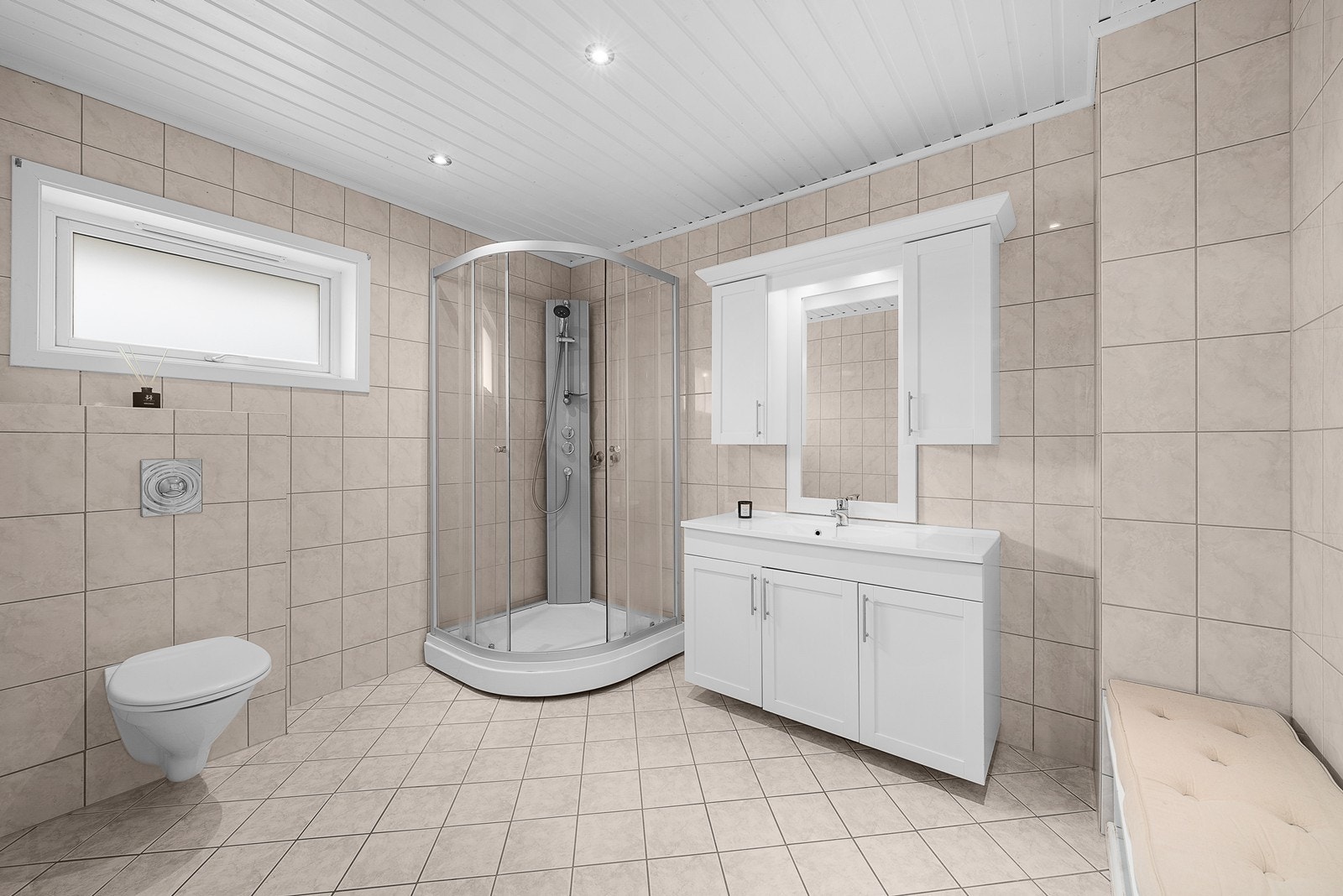 Bad i 1. etasje Galleribilde