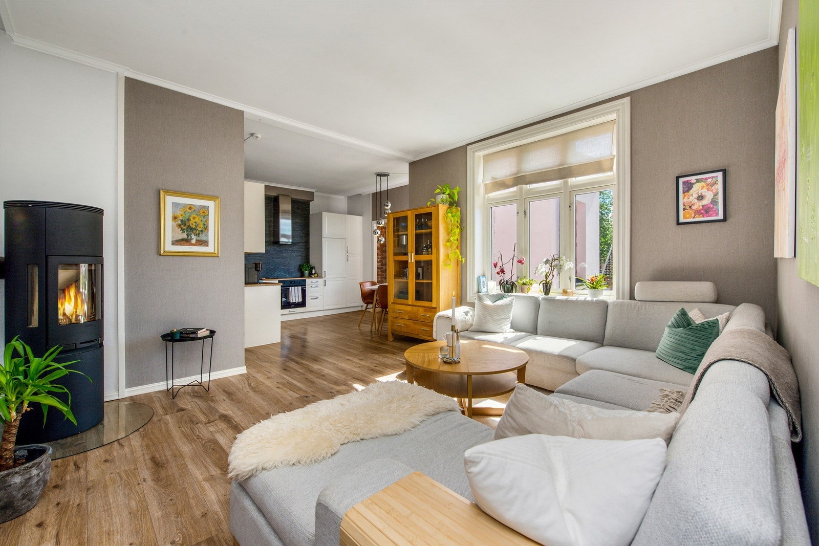 Leiligheten er lys, pen og har en fin planløsning. Galleribilde