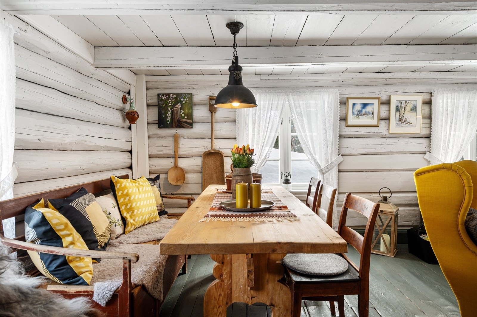 Her kan man samle familie og venner til kortspill eller hyggelig måltid. Galleribilde