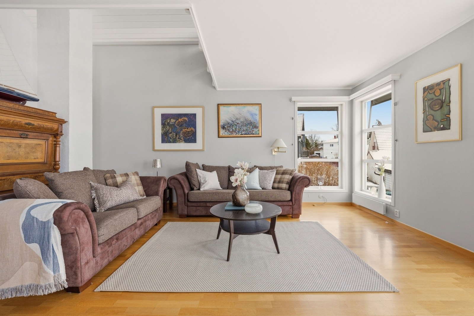 Boligen har store og flotte sosiale soner med god plass til å varte opp for familie og venner! Galleribilde