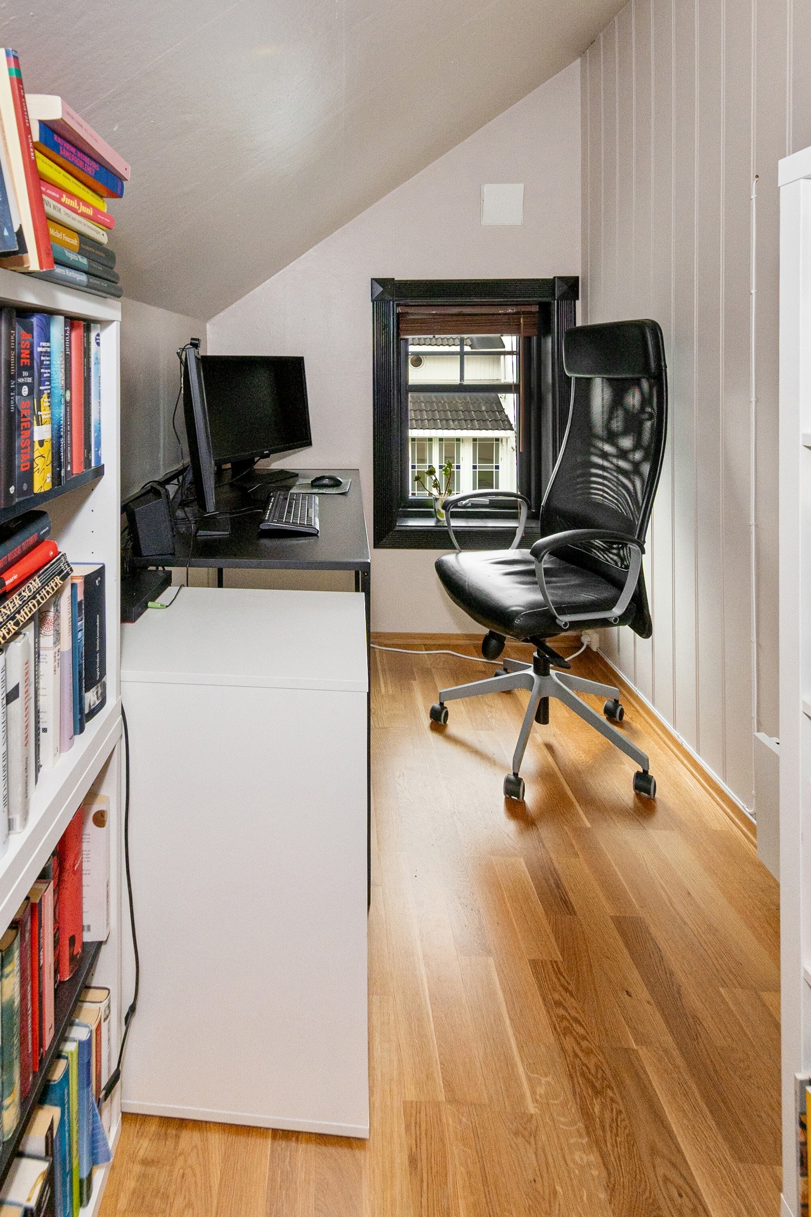 Rom innredet som kontor i 2. etasje Galleribilde