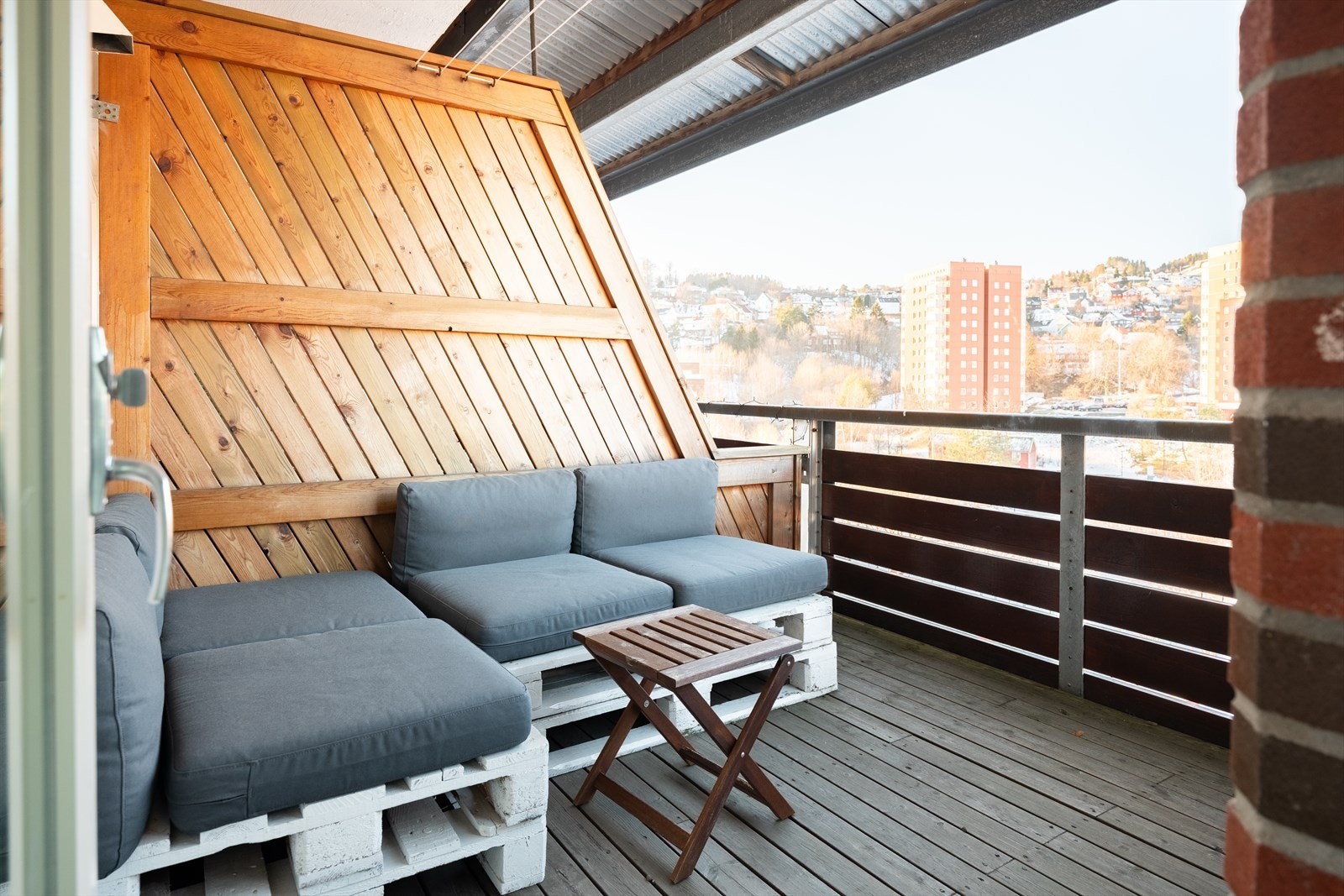 Verandaen er romslig på 6,5 m². Galleribilde