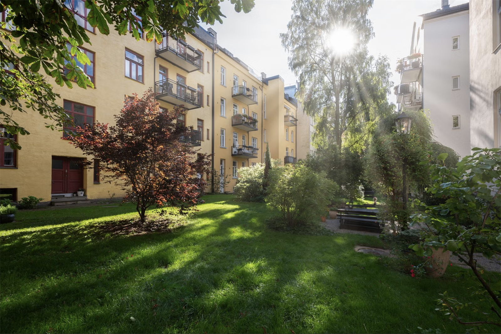 Bakgård Galleribilde