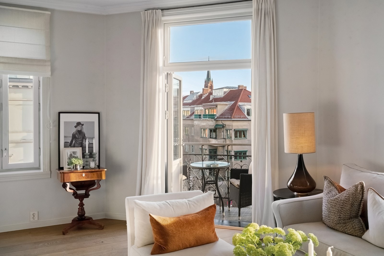 Utgang til balkong på ca. 2,4 kvm. Galleribilde