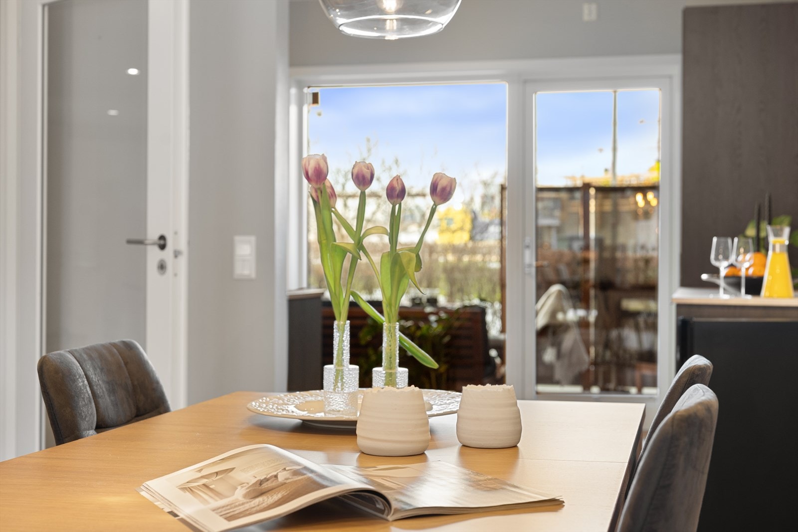 Her kan du flytte rett inn og nyte god dager på Fornebu rett ved sjøen. Galleribilde