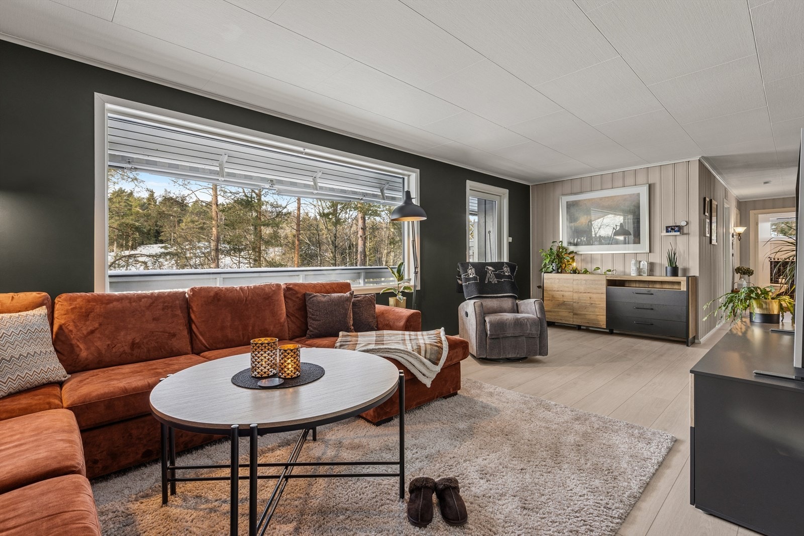 Det er nytt stuevindu og verandadør Galleribilde