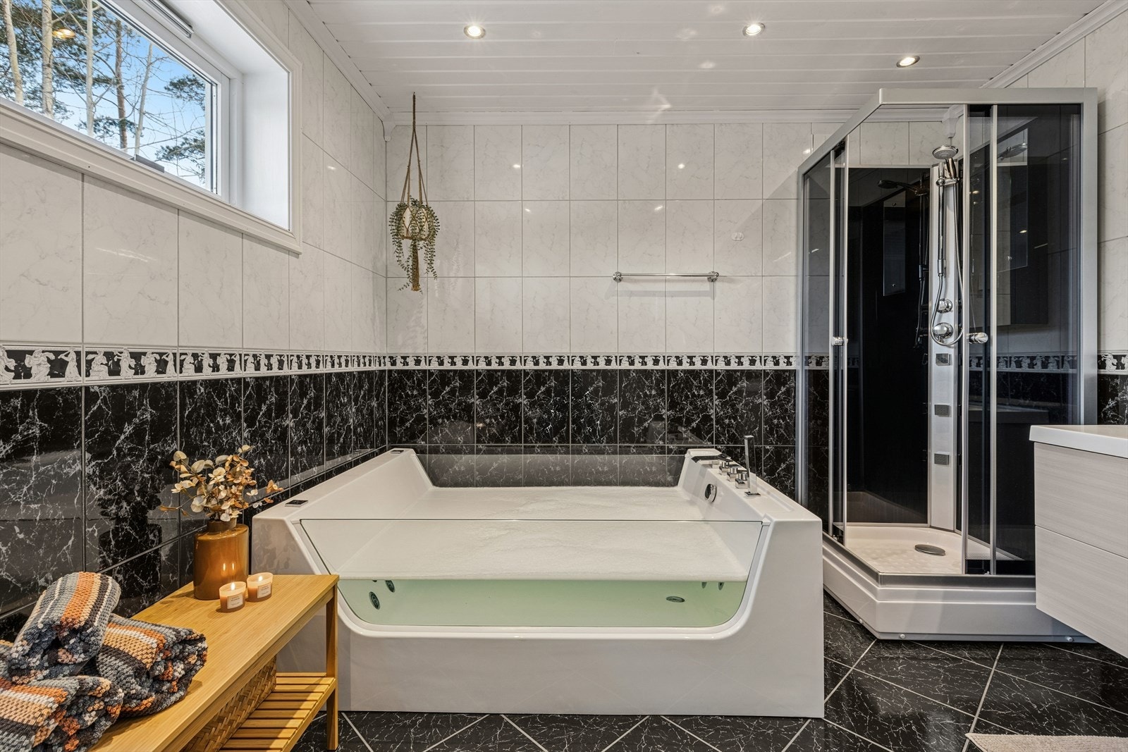 Flislagt bad med varmekabler i gulvet Galleribilde