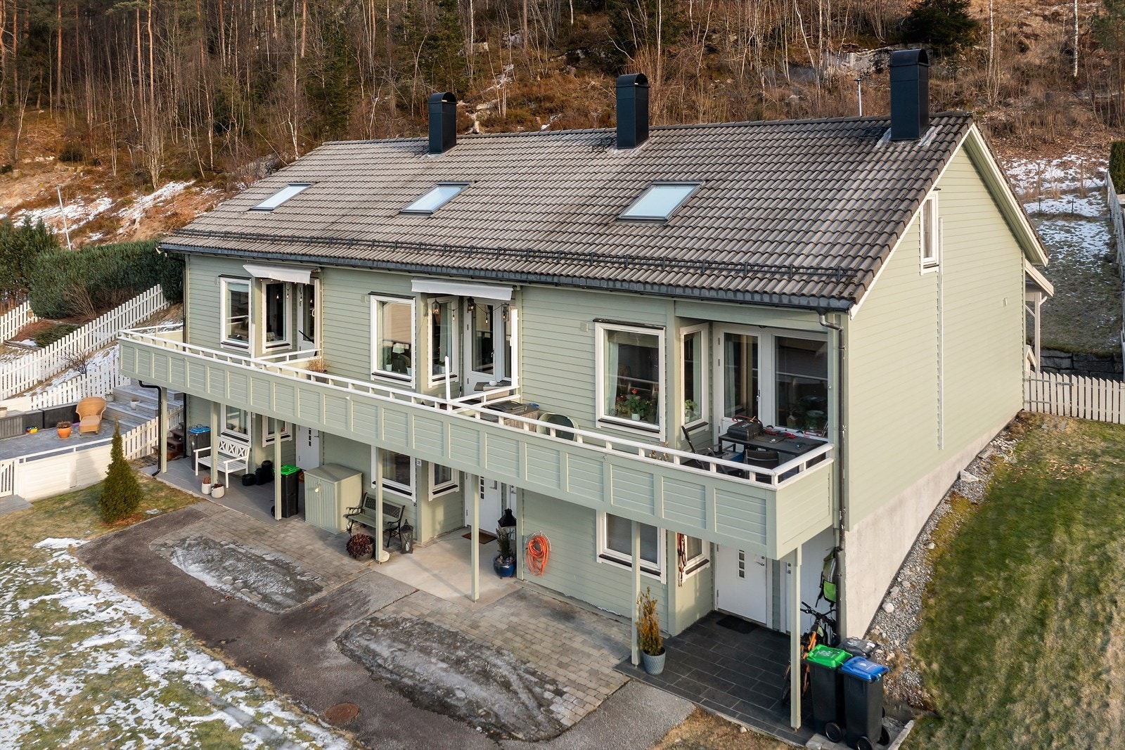 Noverande eigar meinar ho har svært trivelege naboar. Galleribilde