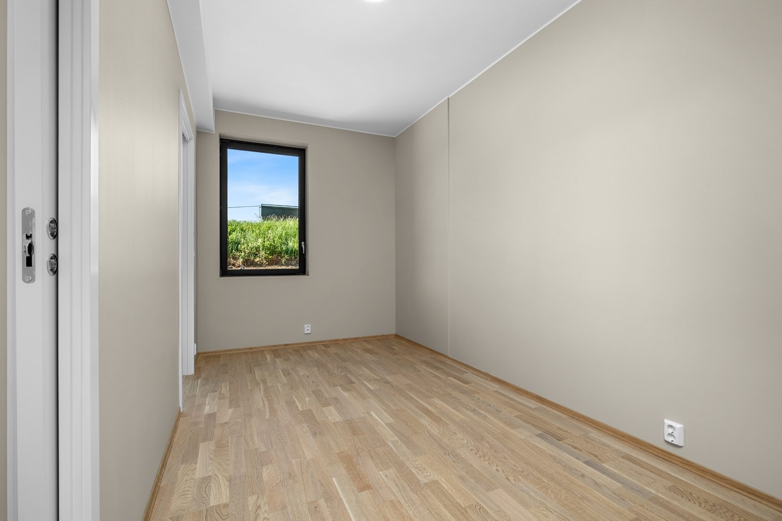 Soverommet er på hele 11 m² og har god plass til ønsket innredning. Galleribilde