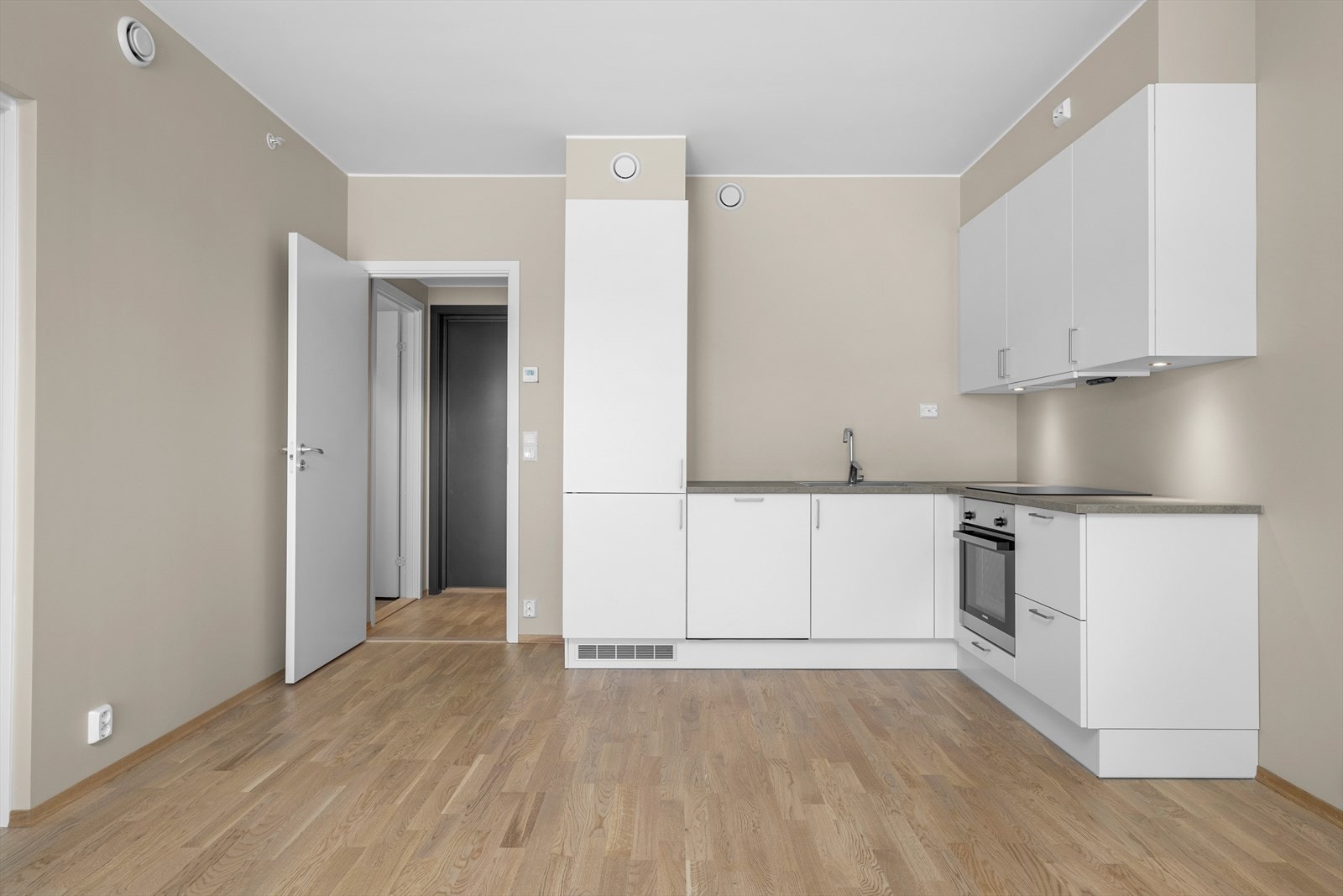 Lekkert og moderne kjøkken vurdert til tilstandsgrad 0 av takstmann. Galleribilde