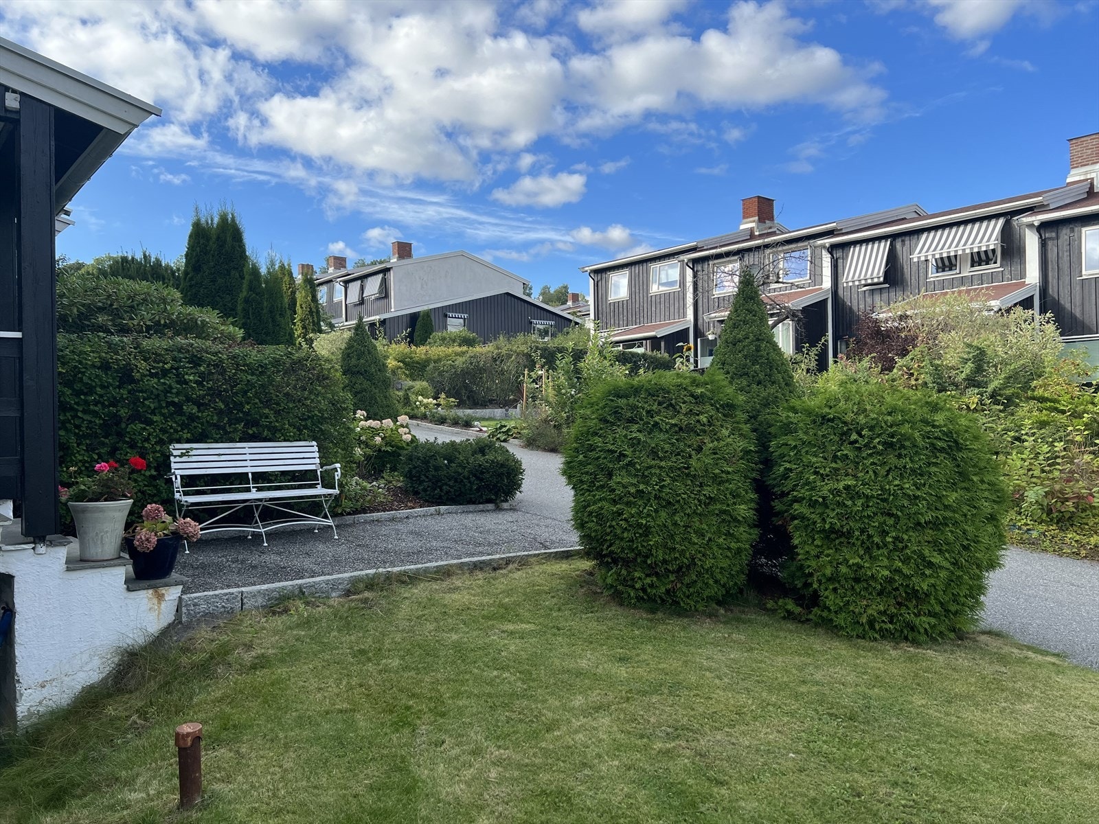 Enkel adkomst via asfalterte gangveier. Galleribilde