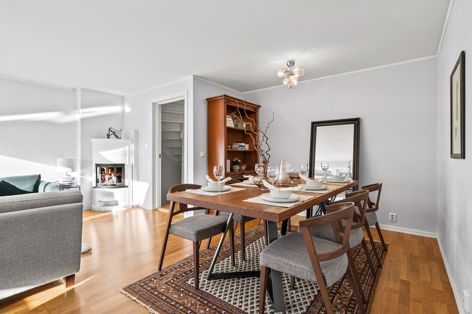 Her kan man nyte en bedre middag i gode venners lag. Galleribilde