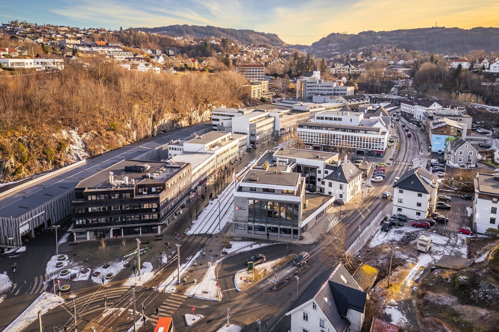 Overblikk over det sentrum på Nesttun, som er kjent for sitt gode kollektivtilbud, gode nærmiljøkvaliteter og korte avstander til alt man trenger i hverdagen. Galleribilde
