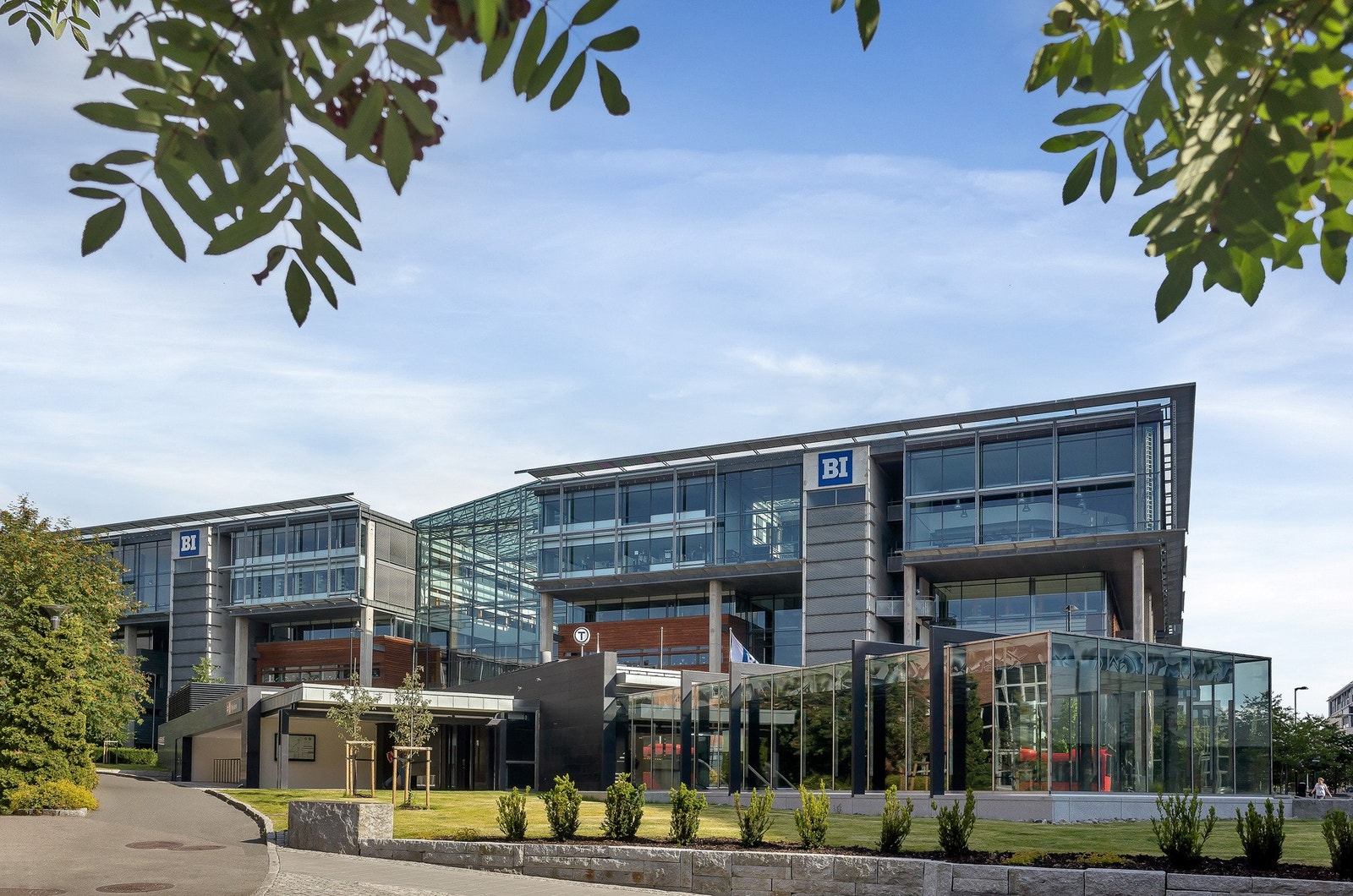 Handelshøyskolen BI og Nydalen T-banestopp. Galleribilde